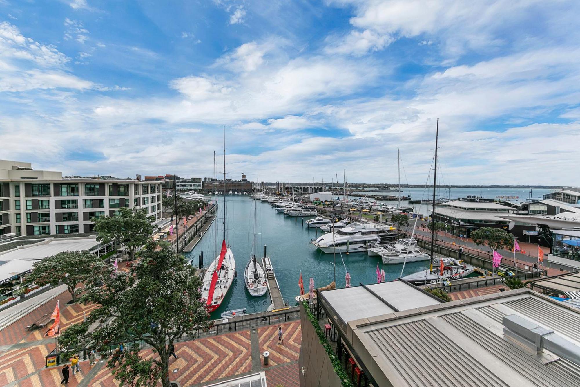 Apartment Luxurious & Spacious Living With Breathtaking Views *