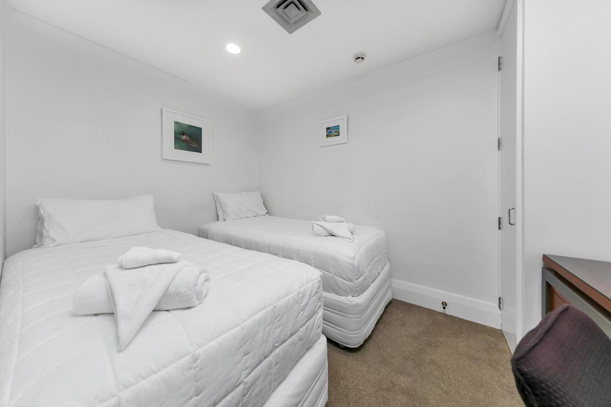 Luxurious & Spacious Living With Breathtaking Views Apartment