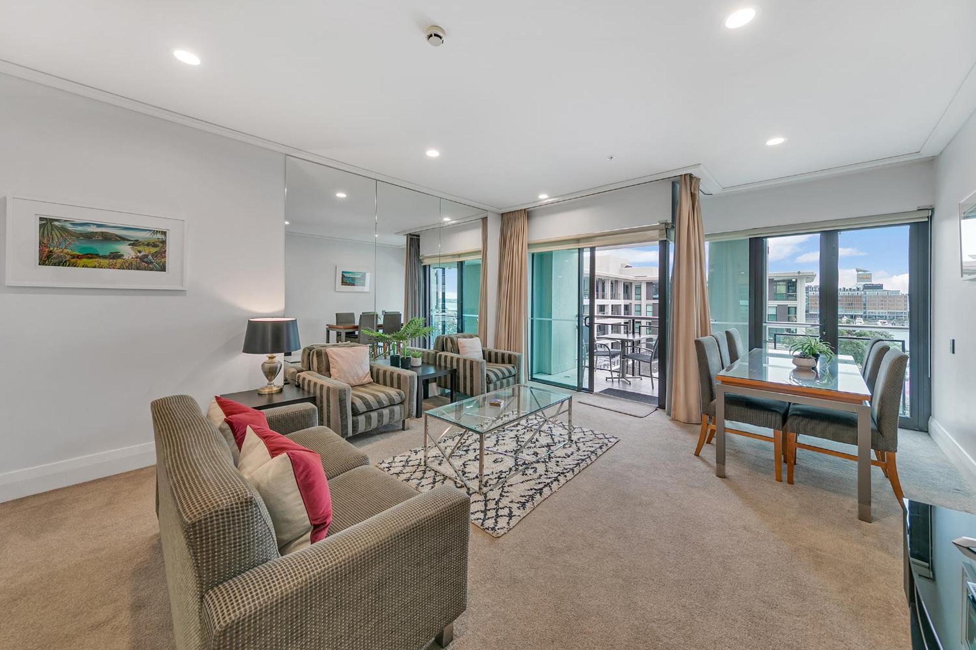 Apartment Luxurious & Spacious Living With Breathtaking Views