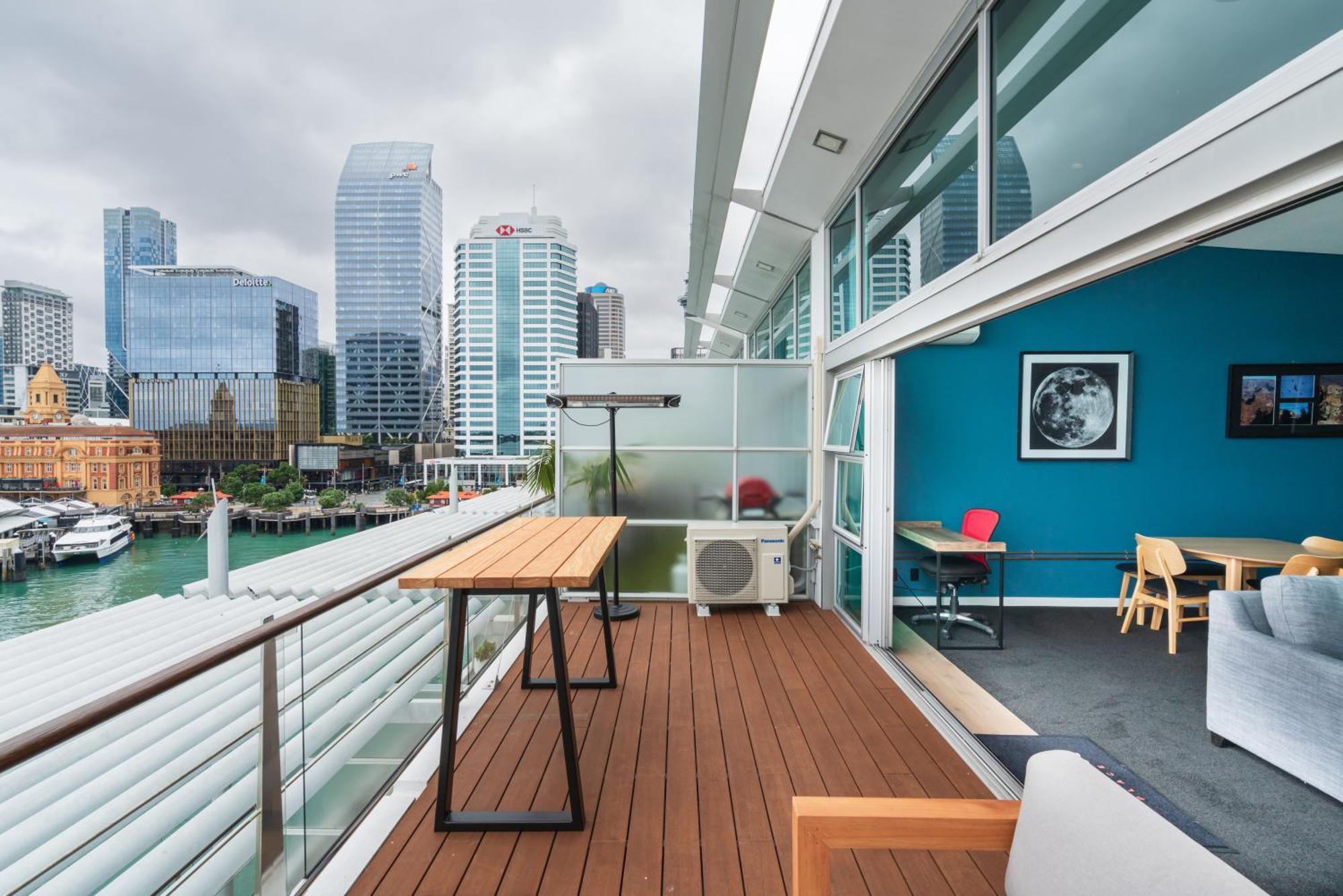 Penthouse With Stunning Harbour Views