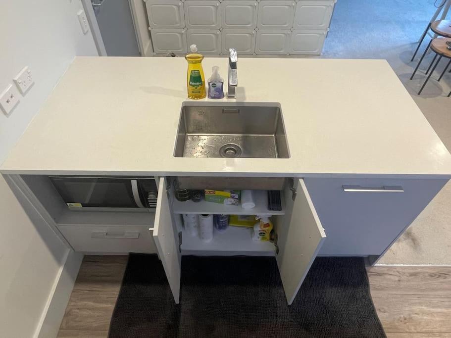 Stylish City Apt, Prime Location Apartment
