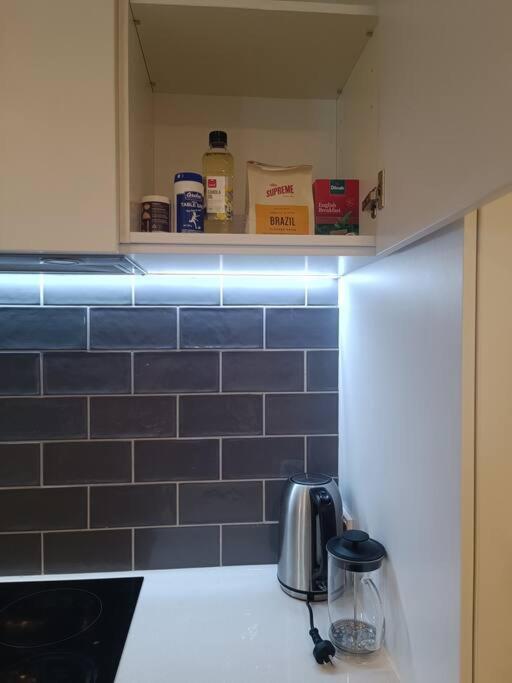 Stylish City Apt, Prime Location *