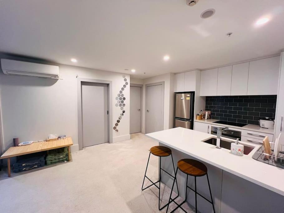Stylish City Apt, Prime Location Apartment