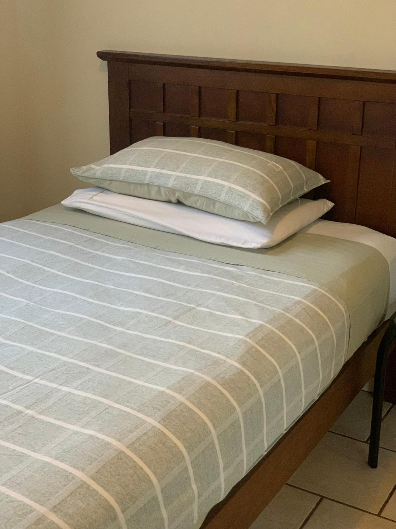 Bed & Breakfast Single Auckland