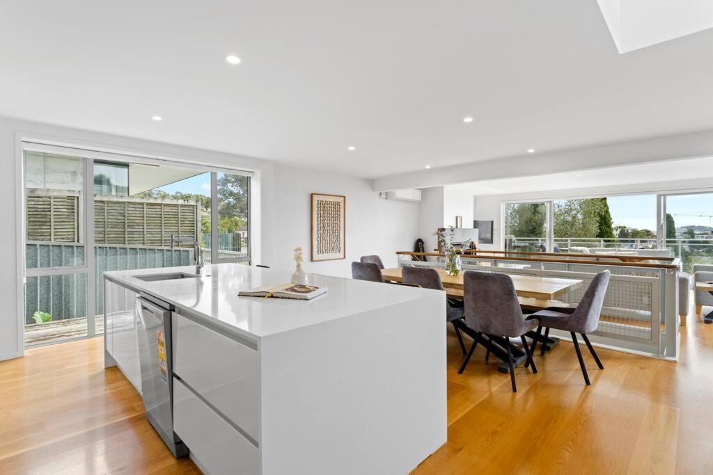 Welcome To Luxury Living In Cbd Near Mission Bay * Auckland