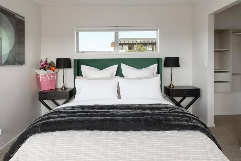Welcome To Luxury Living In Cbd Near Mission Bay Villa