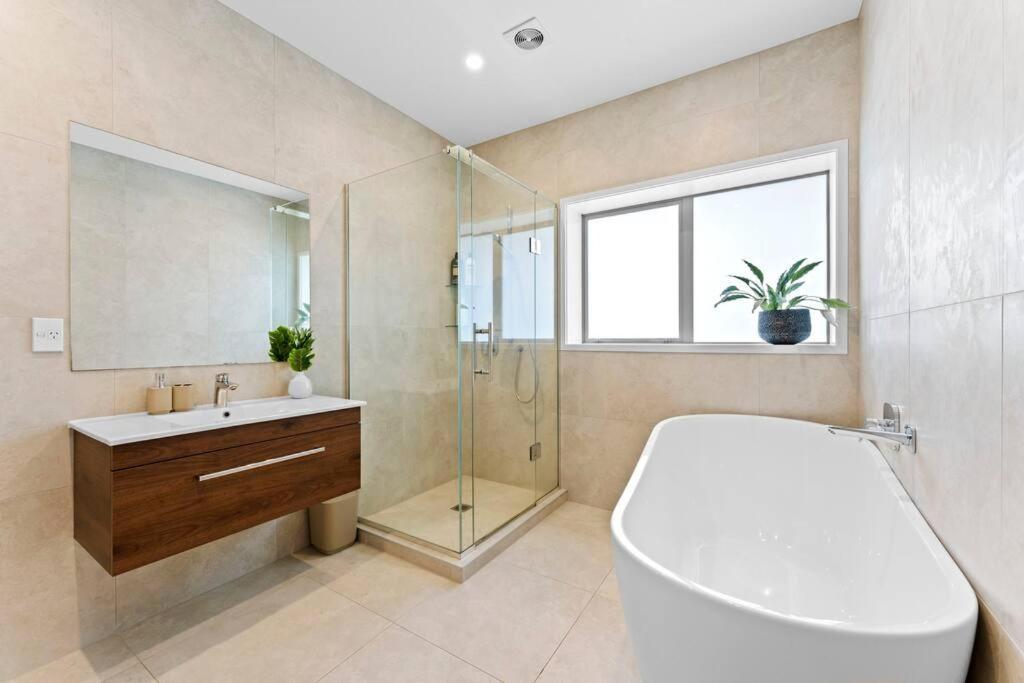 Welcome To Luxury Living In Cbd Near Mission Bay * Auckland