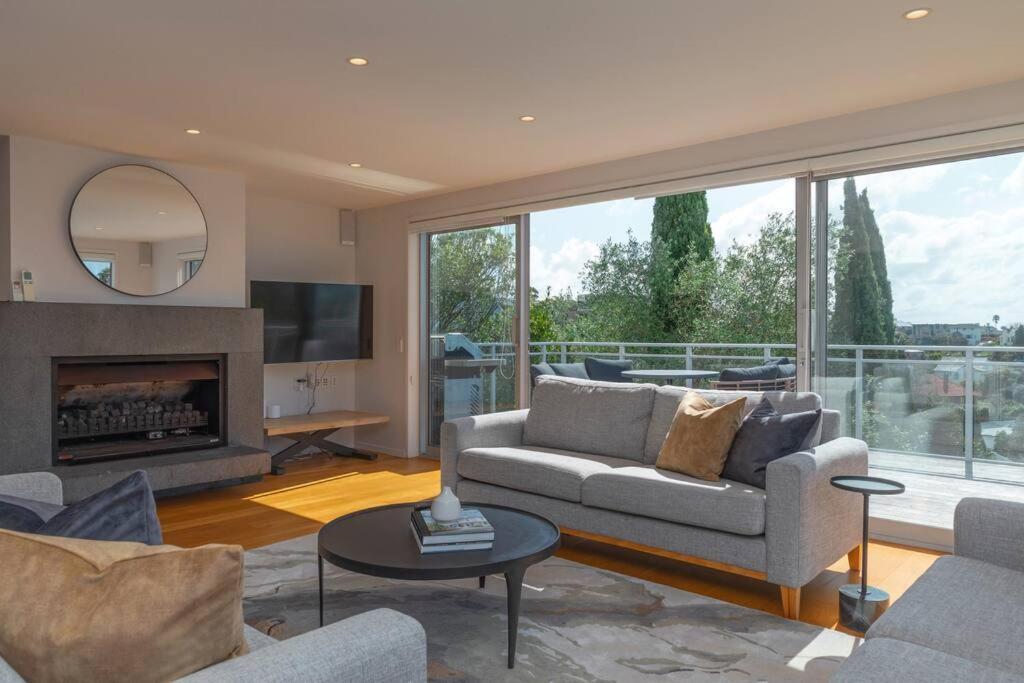 Welcome To Luxury Living In Cbd Near Mission Bay Villa Auckland