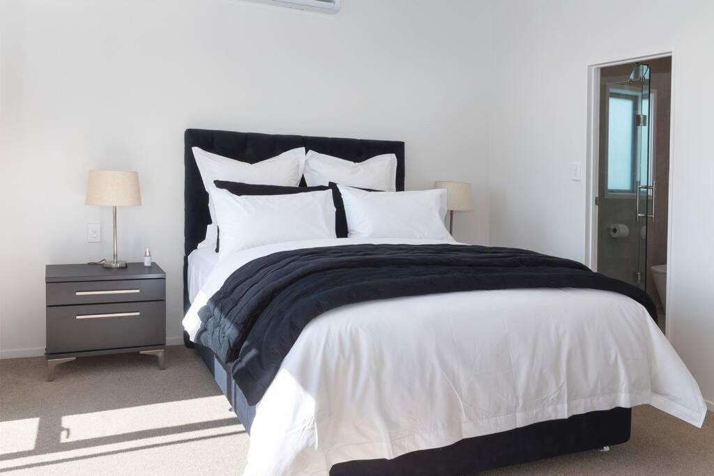 Welcome To Luxury Living In Cbd Near Mission Bay Villa