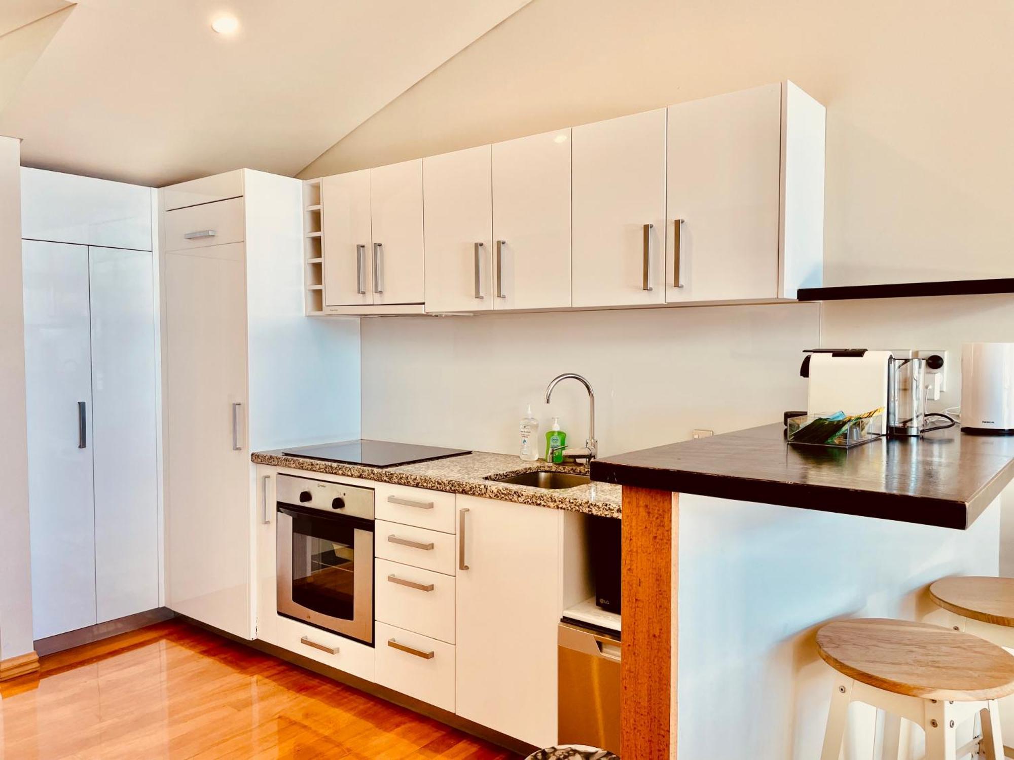 Apartment Waterfront Penthouse: Harbor View In Auckland's Heart Auckland