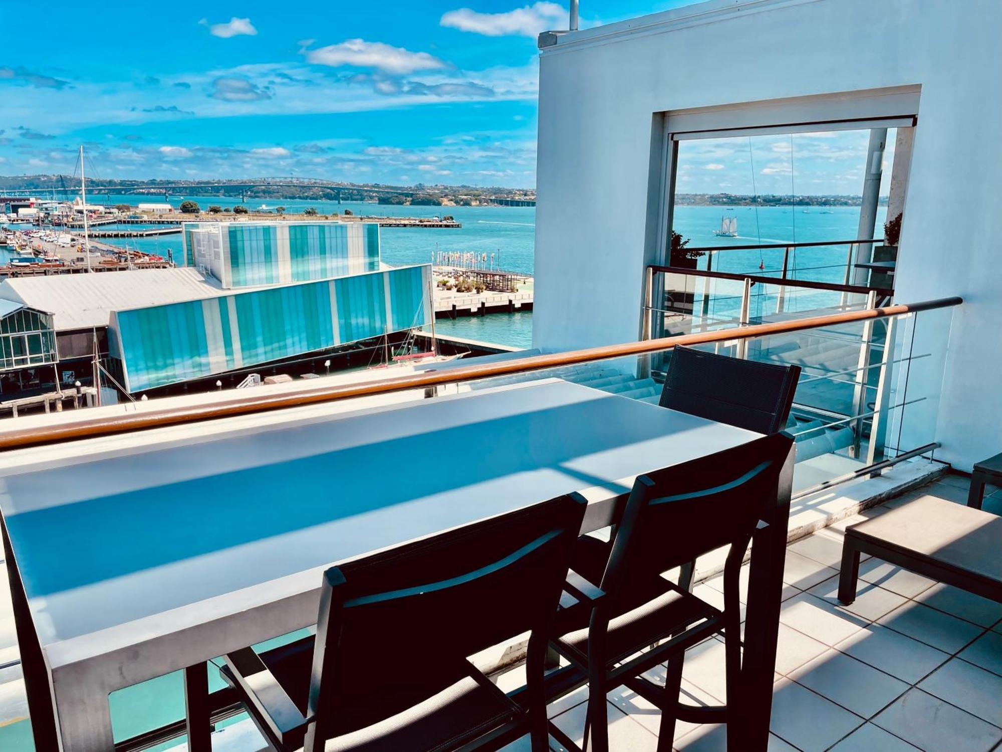 Waterfront Penthouse: Harbor View In Auckland's Heart Auckland