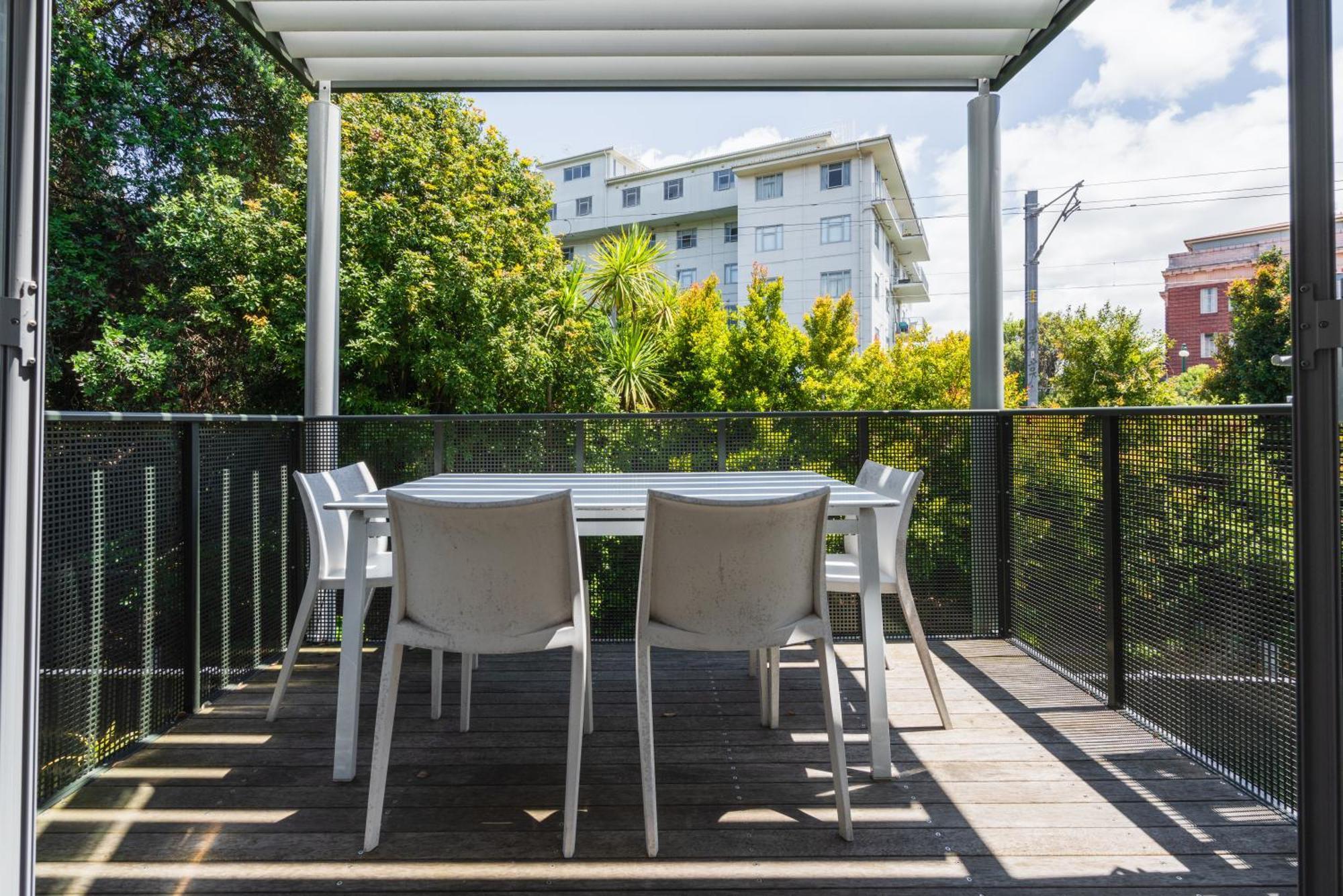 Apartment Spacious Near Cbd Pool Parking 3br Auckland