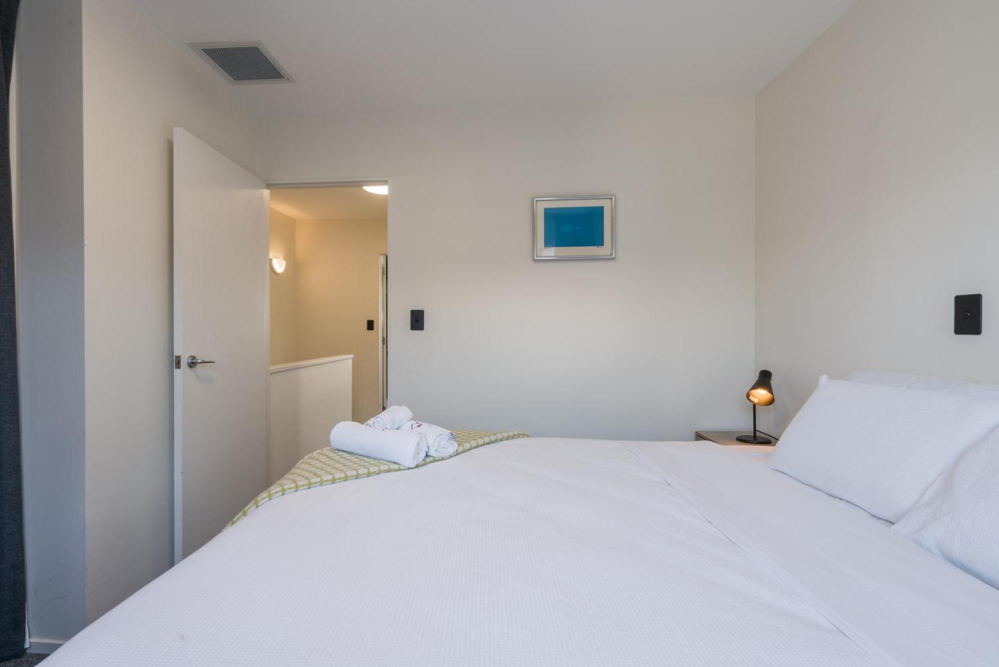 Apartment Spacious Near Cbd Pool Parking 3br Auckland