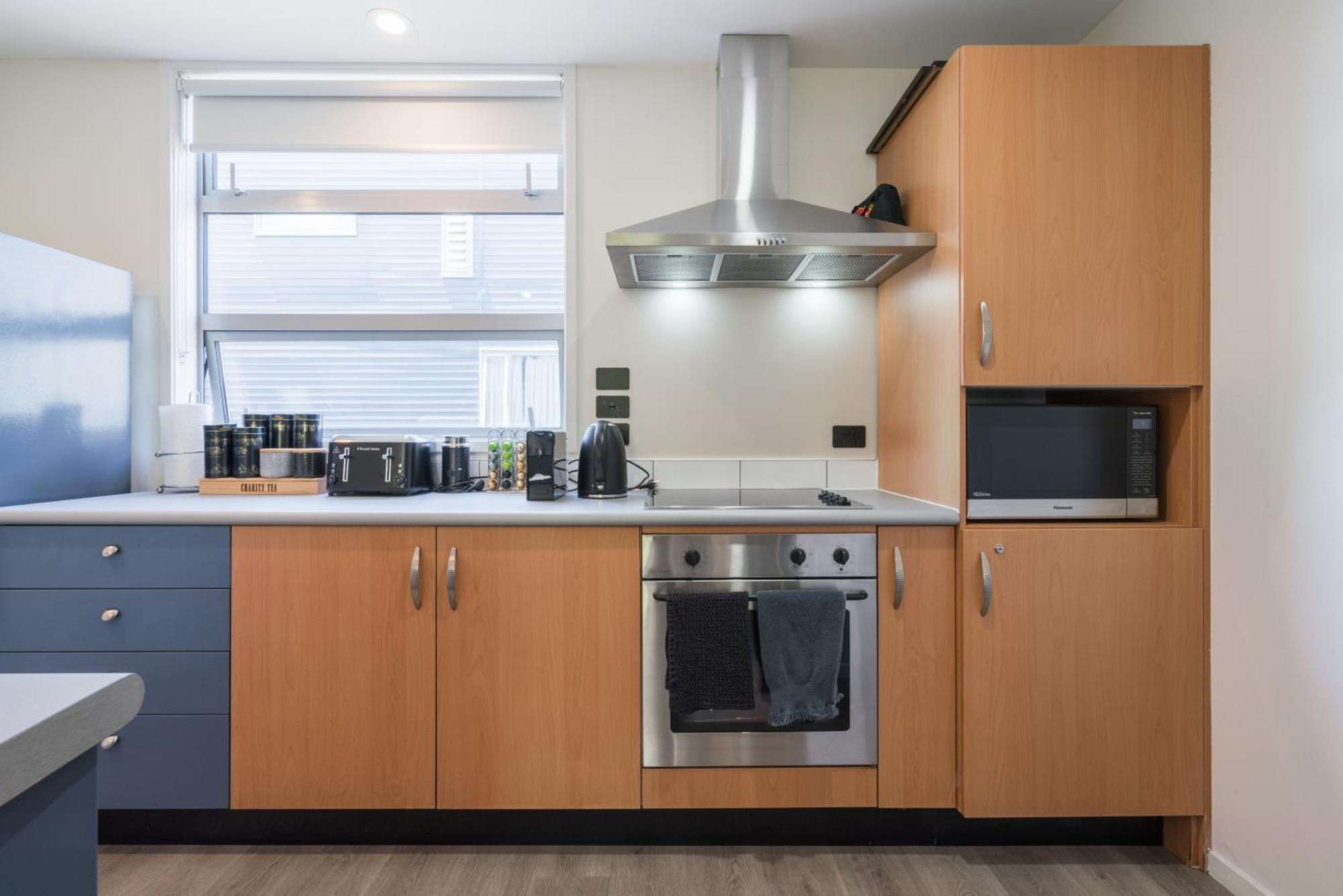 Spacious Near Cbd Pool Parking 3br * Auckland