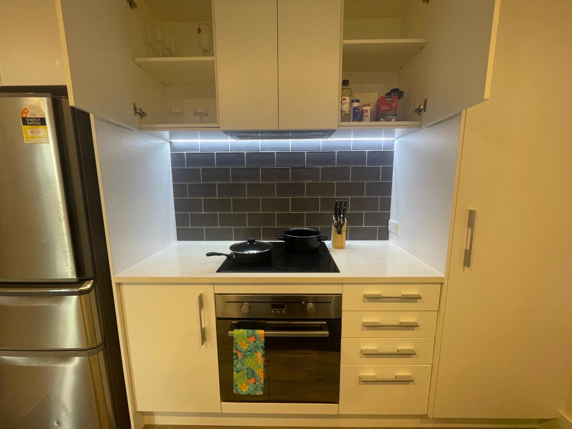 Apartment Stylish City Apt, Prime Location *