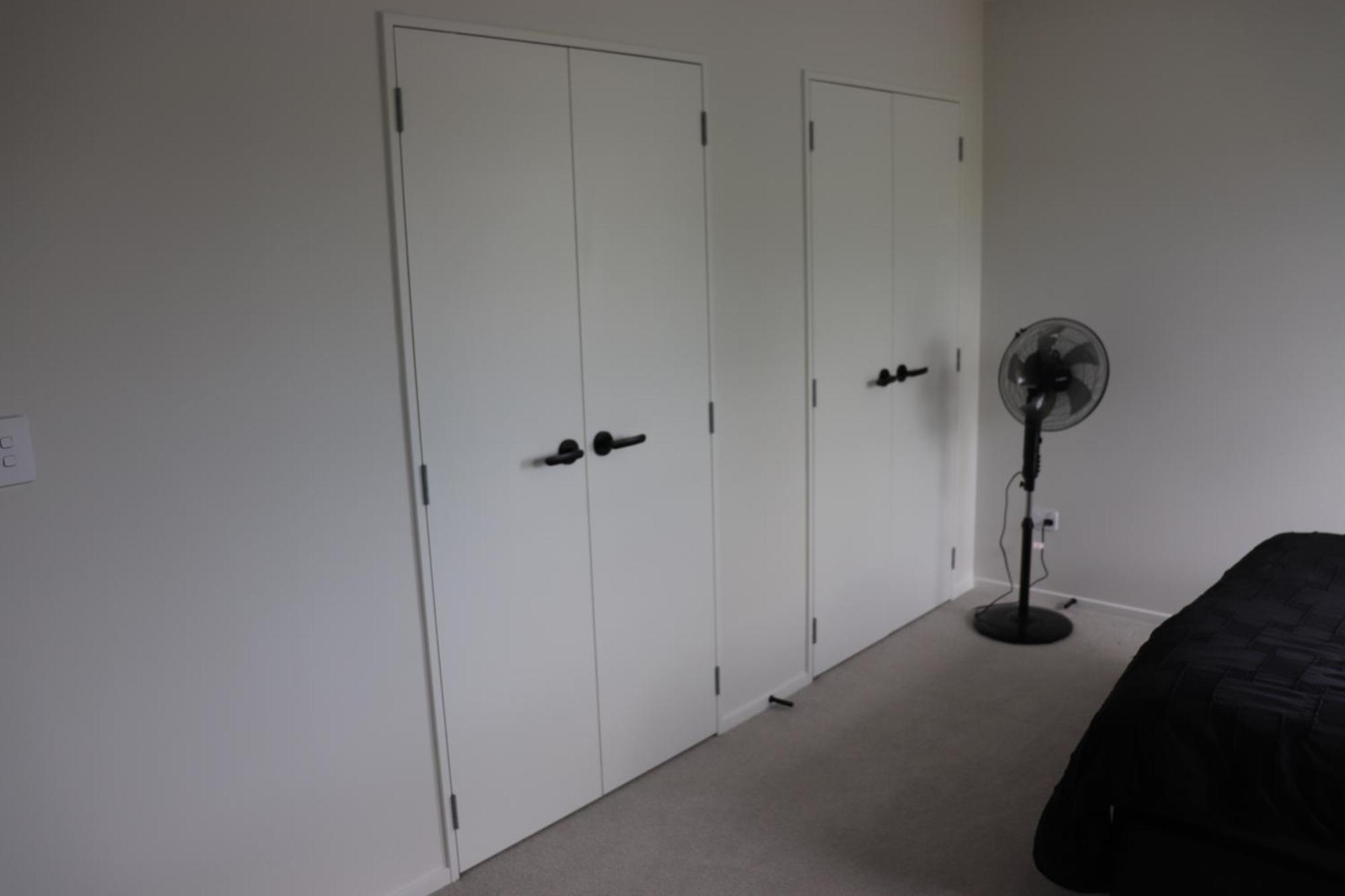 Large Bedroom With Private Bathroom Shared Kitchen And Amenities Auckland