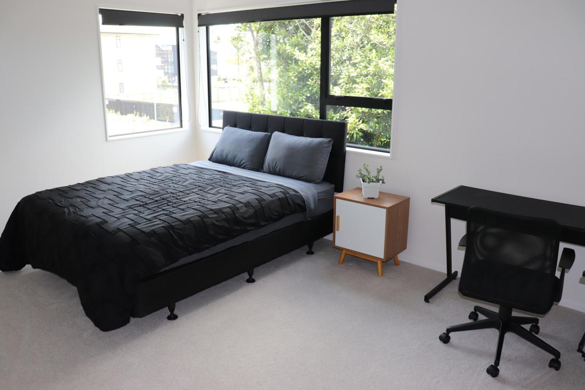 Large Bedroom With Private Bathroom Shared Kitchen And Amenities Homestay Auckland
