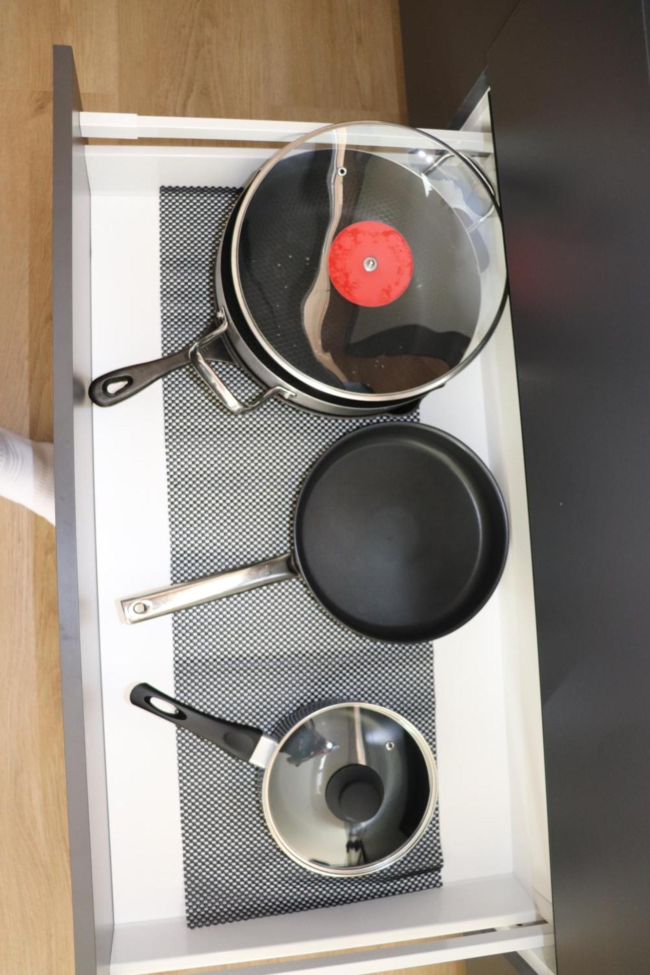 Homestay Large Bedroom With Private Bathroom Shared Kitchen And Amenities Auckland