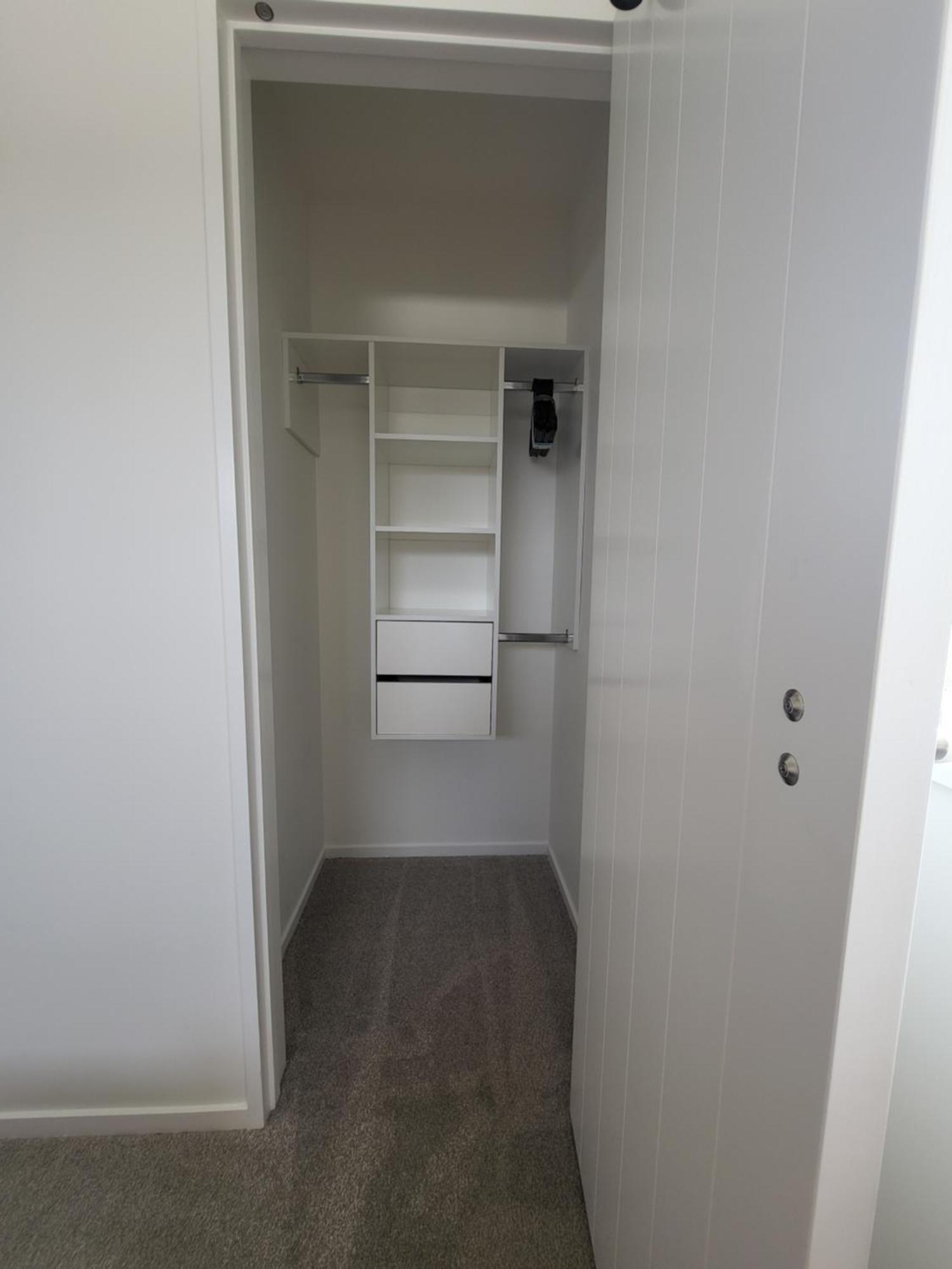 Bright & Spacious Budget Friendly In West Perfect For Solo Or Couple Travellers