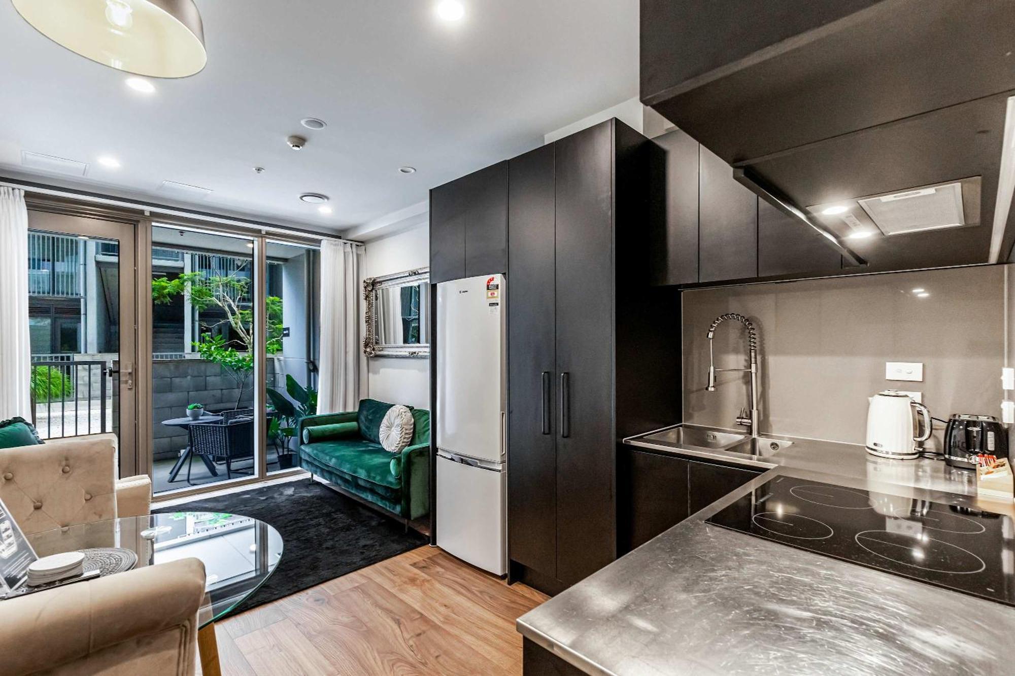 Apartment Stylish 1 Bedroom With Office Area *