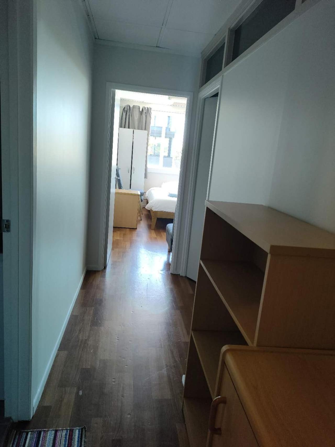 5 Beds Including 1 Double Bed, 2 Single Beds, 2 Double Sofa Beds, 4, 37 Totara Avenue, New Lynn * Auckland
