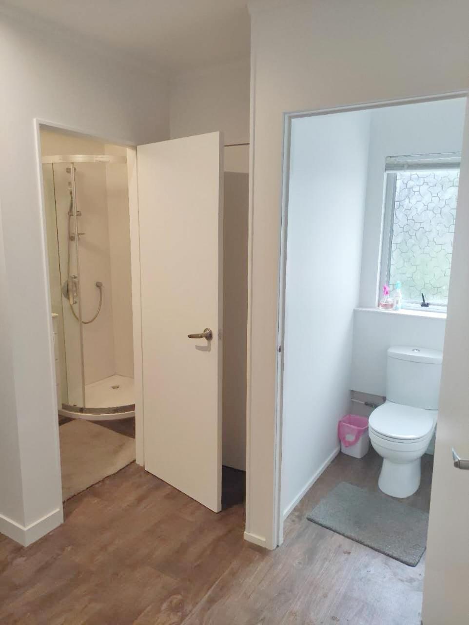 Holiday home Spacious Escape In Fairview, Free Wifi, Coffee ,tea And Parking ,private Bathroom Near Albany Mall And Highway