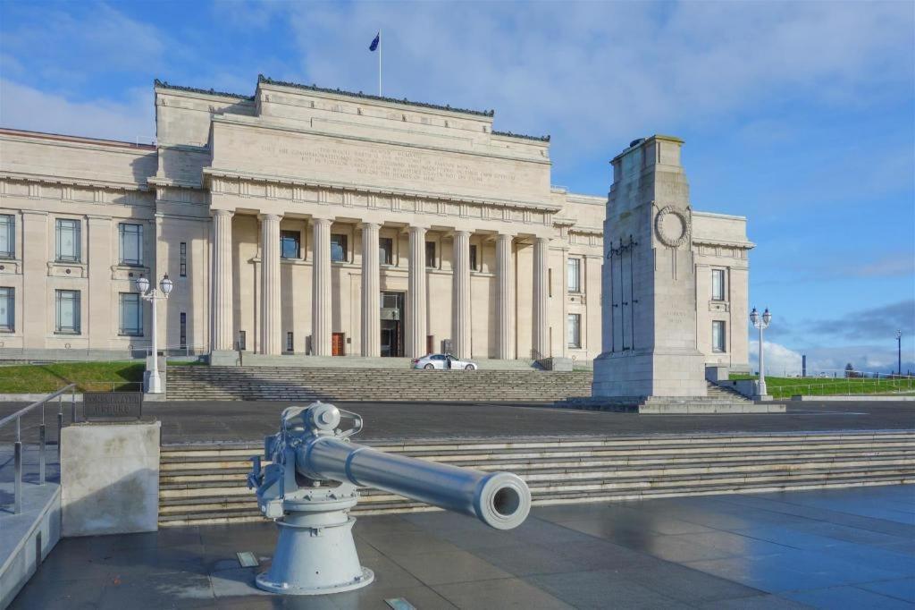 80 Auckland