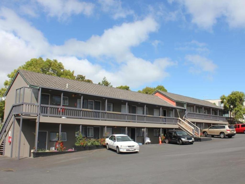 Motel 80
