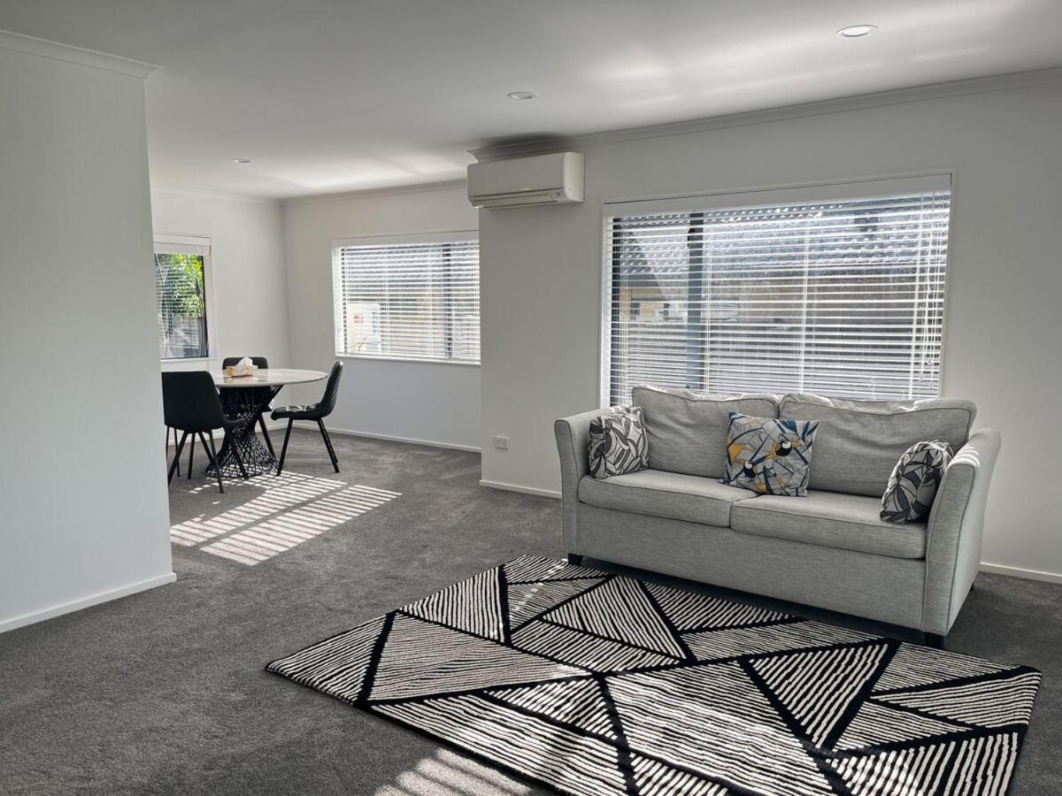 Family Retreat With Playground Views In East Tamaki Auckland