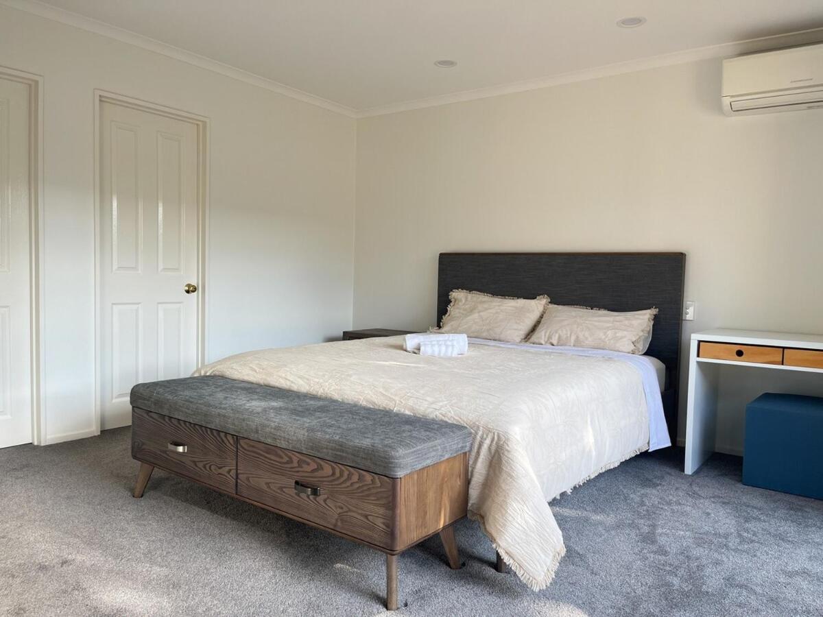 Family Retreat With Playground Views In East Tamaki * Auckland