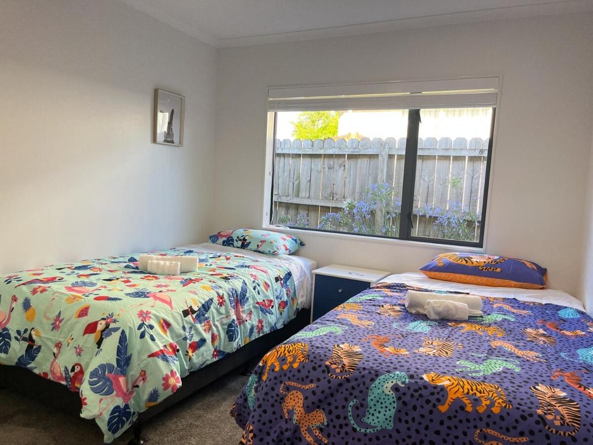 Family Retreat With Playground Views In East Tamaki * Auckland