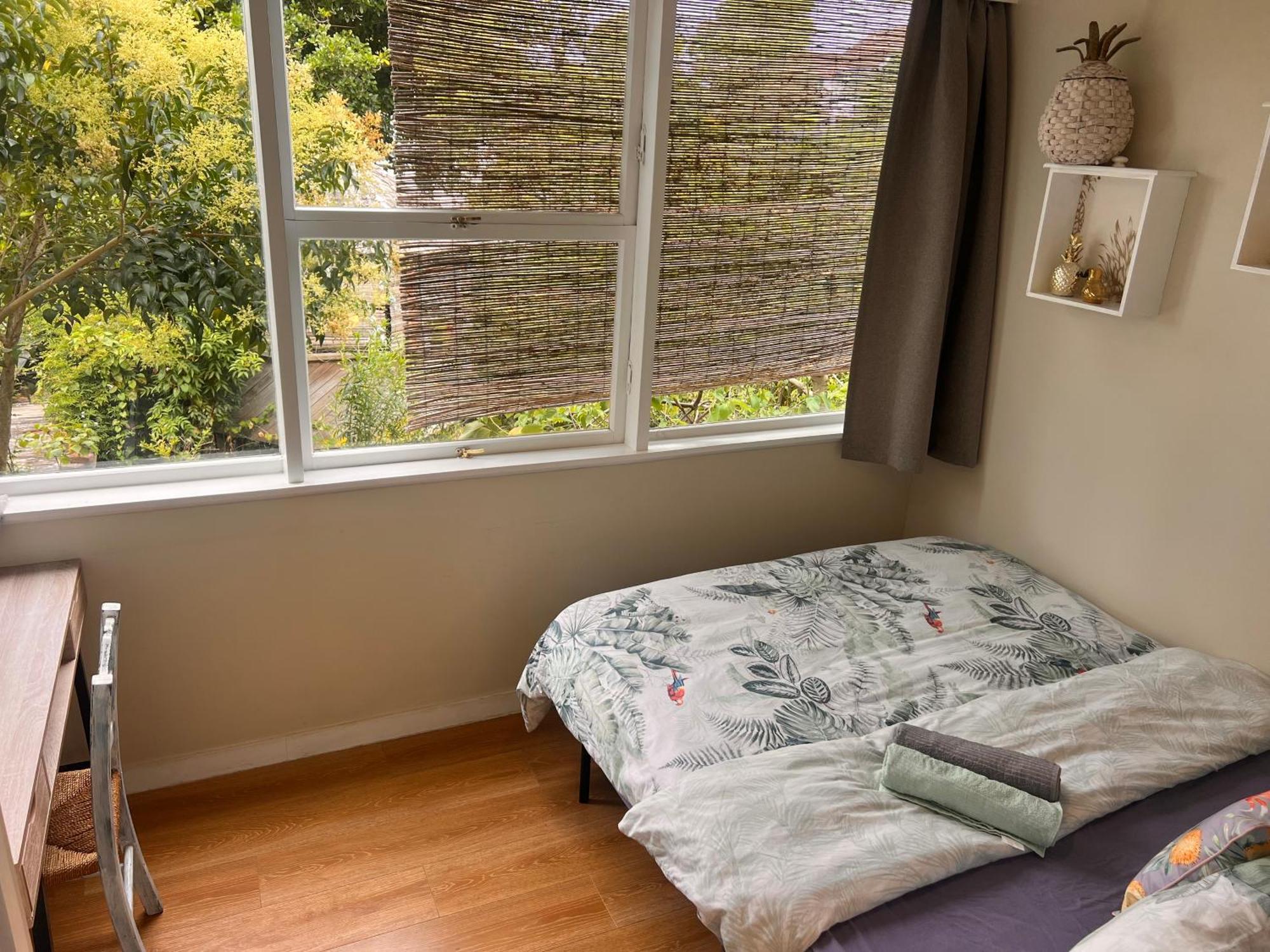 Lower Level Unit In The Backyard, Past The Gate On The Right Of House * Auckland