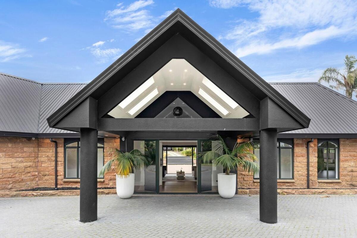 The Luxe Retreat *