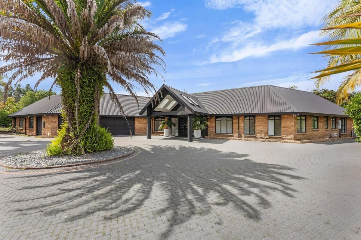 The Luxe Retreat Holiday home