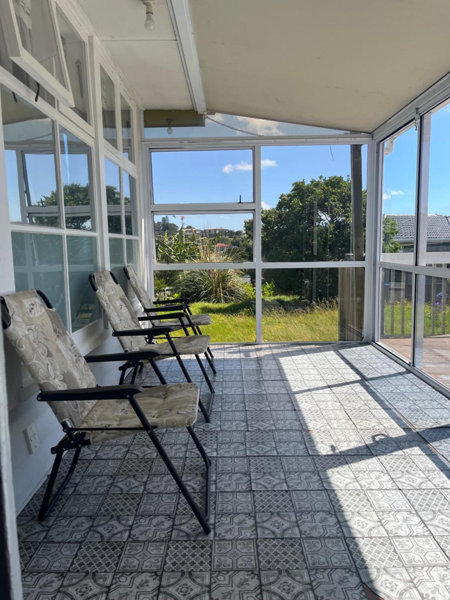 Holiday home Kiwi With A View *