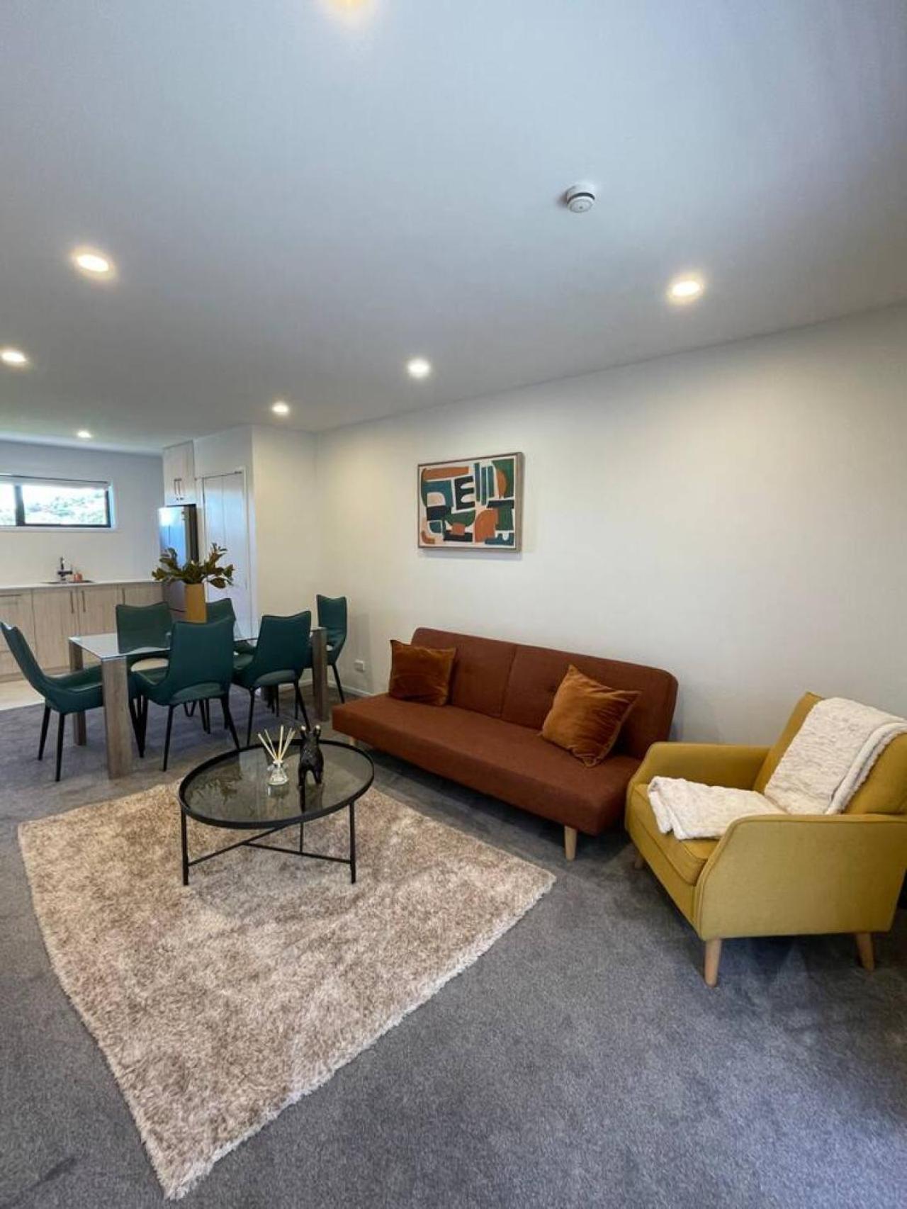 Stylish And Sleek Holiday home Auckland