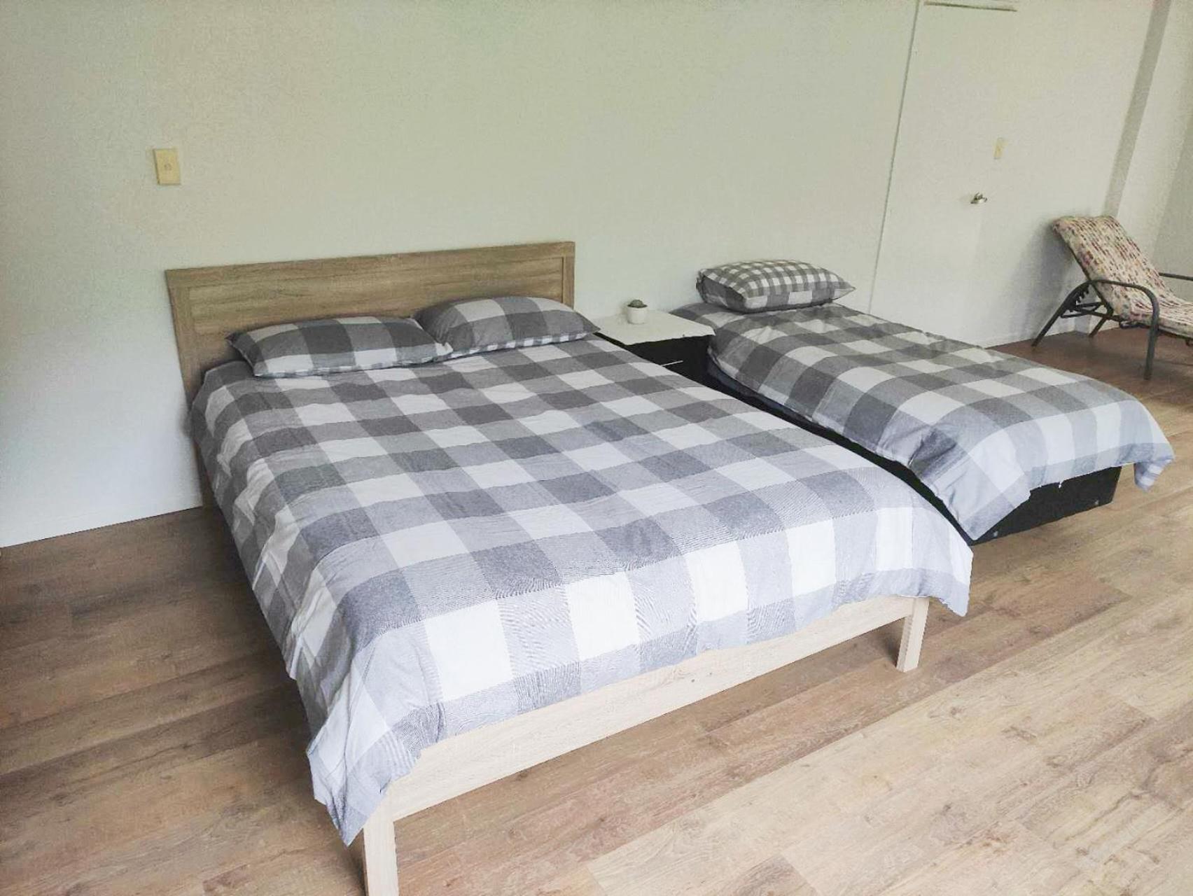 Holiday home Spacious Escape In Fairview, Free Wifi, Coffee ,tea And Parking ,private Bathroom Near Albany Mall And Highway