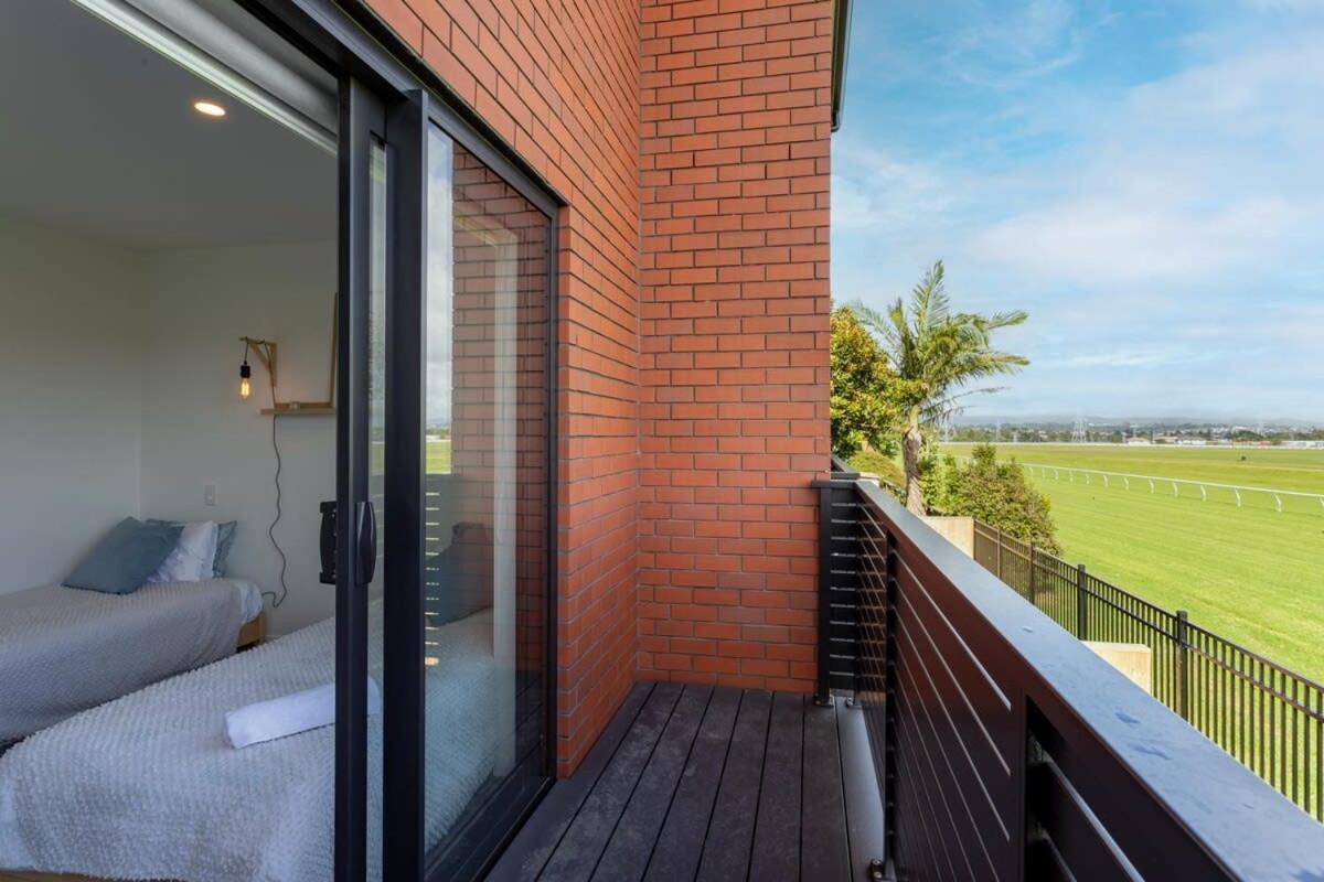 Your Favourite Suburban Holiday home Auckland
