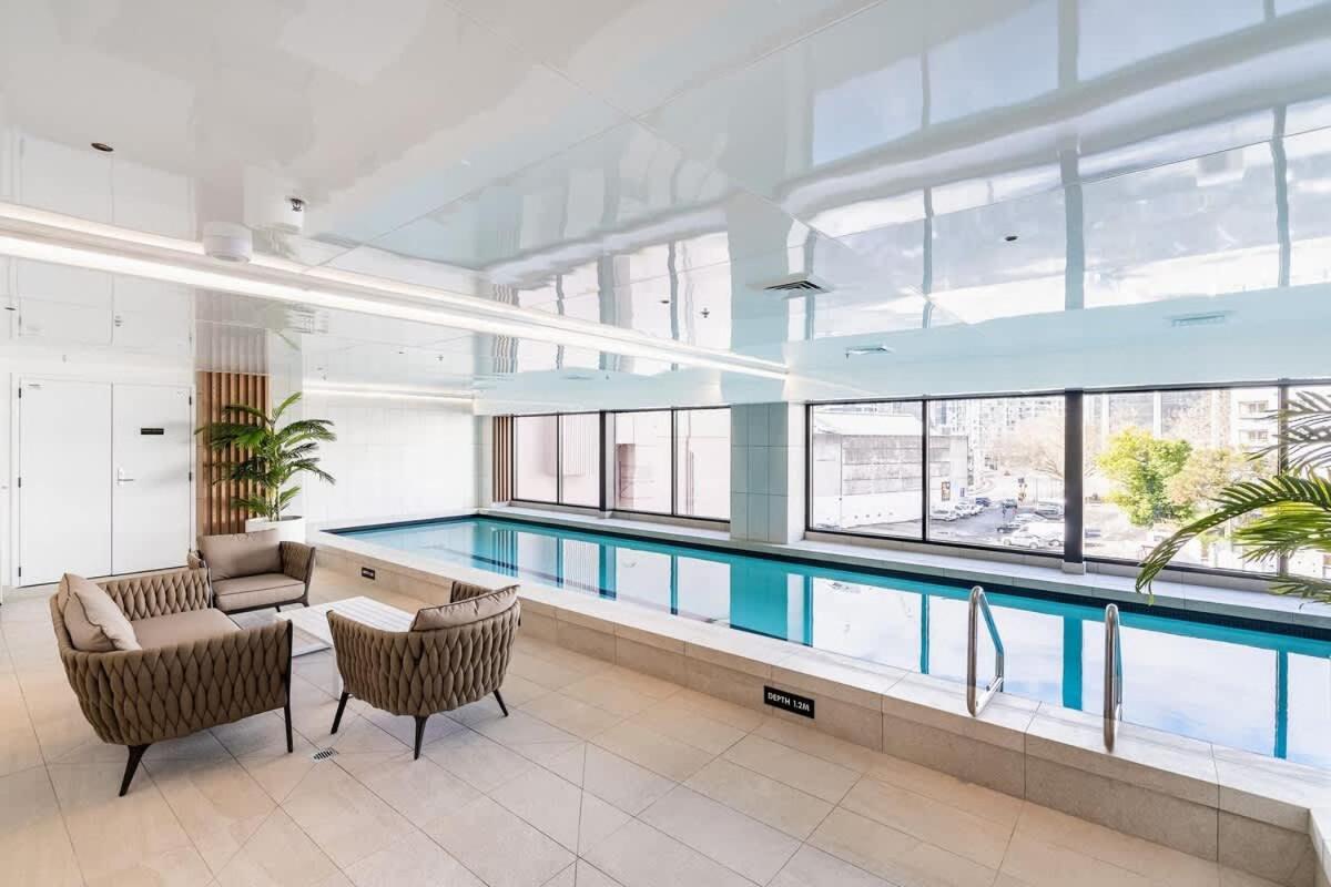Vibrant 1b Vs Pool Gym Sauna * Auckland