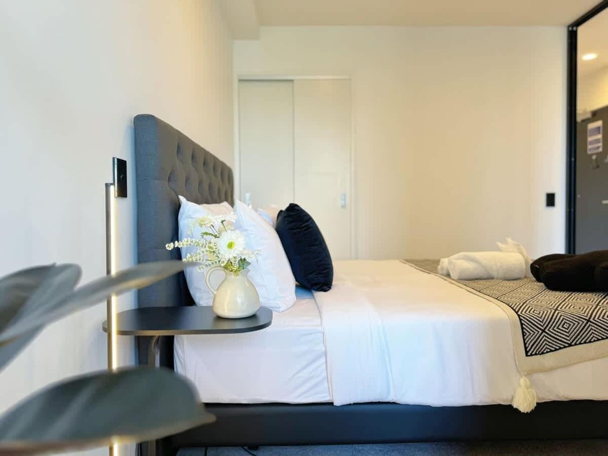 Vibrant 1b Vs Pool Gym Sauna Apartment Auckland