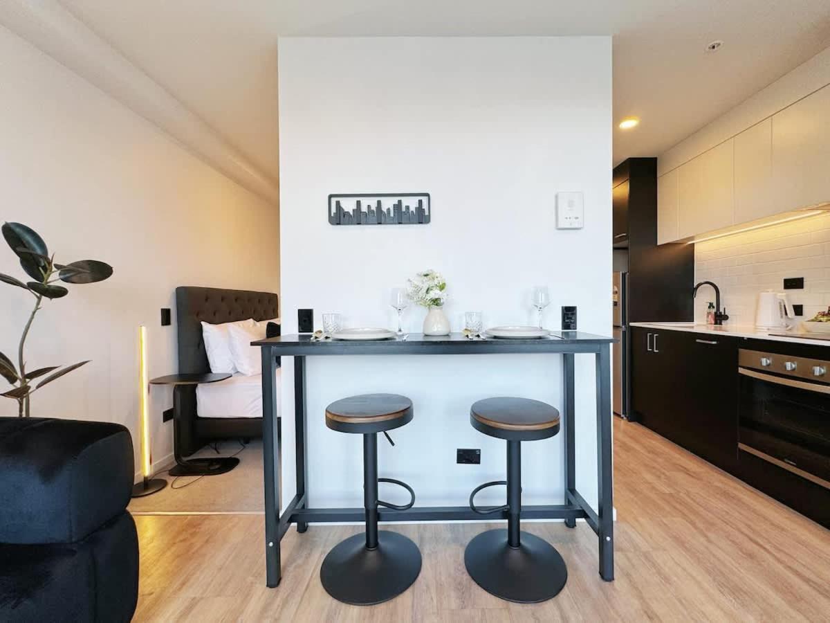 Vibrant 1b Vs Pool Gym Sauna Apartment