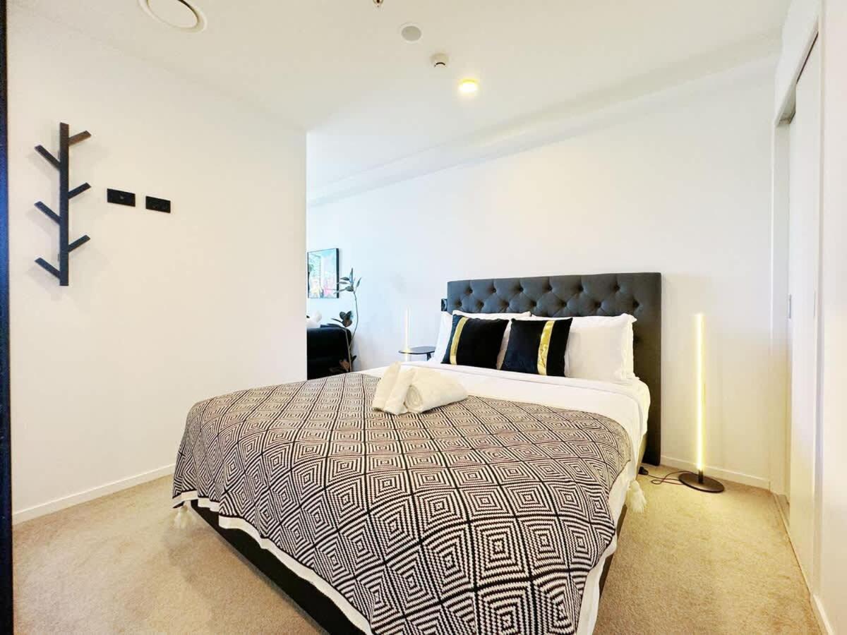 Vibrant 1b Vs Pool Gym Sauna Apartment