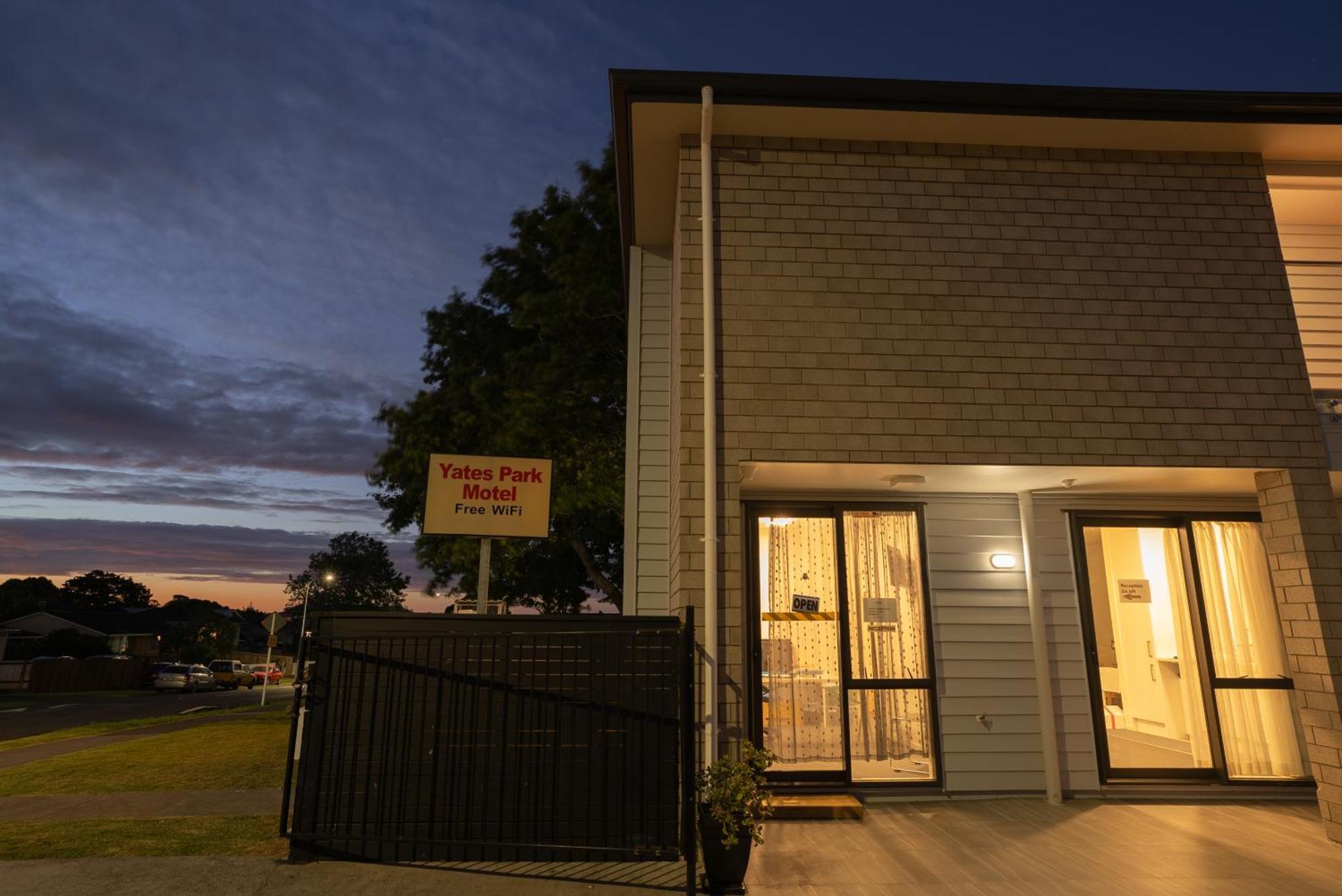 Yates Park Motel *