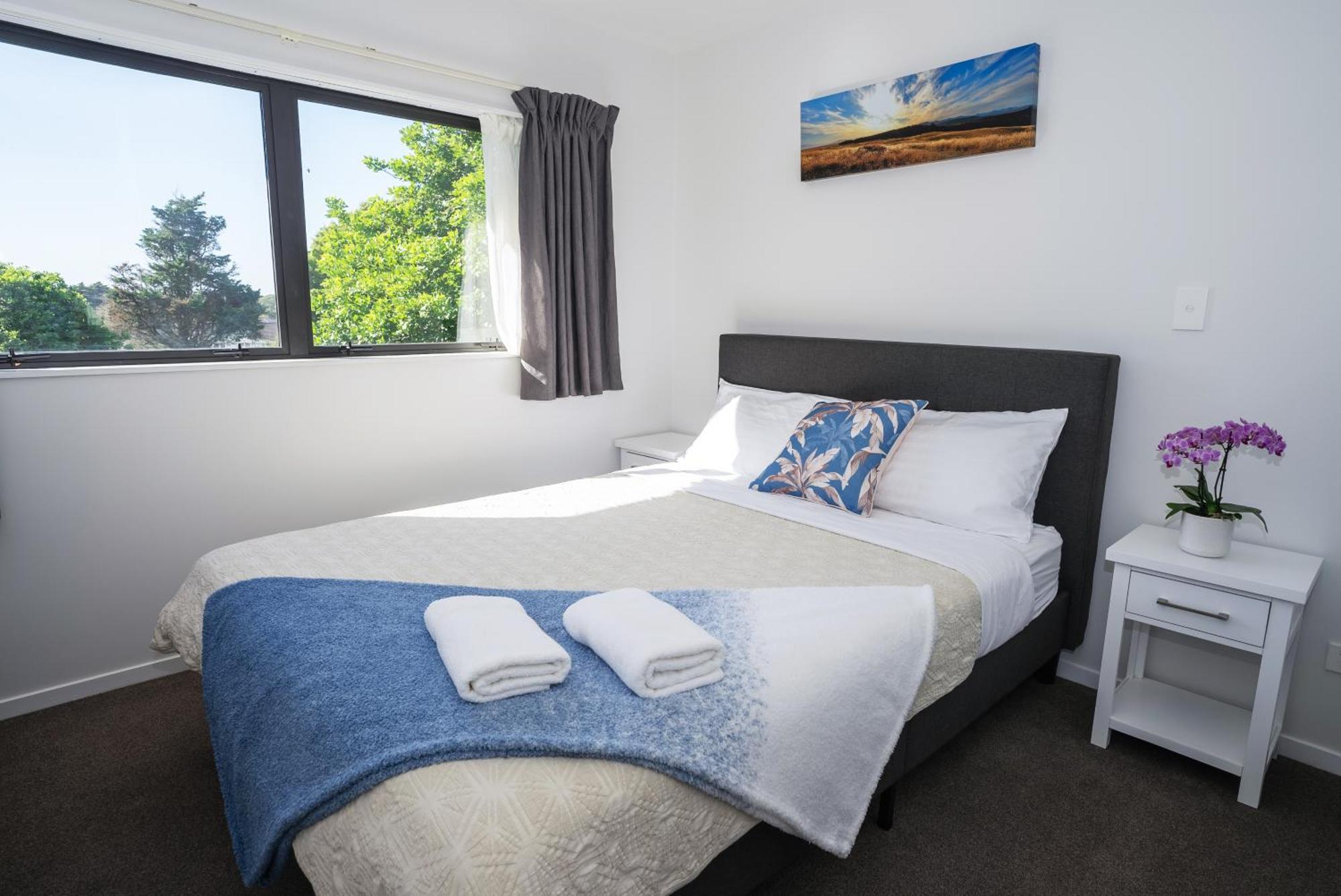 Yates Park Motel *
