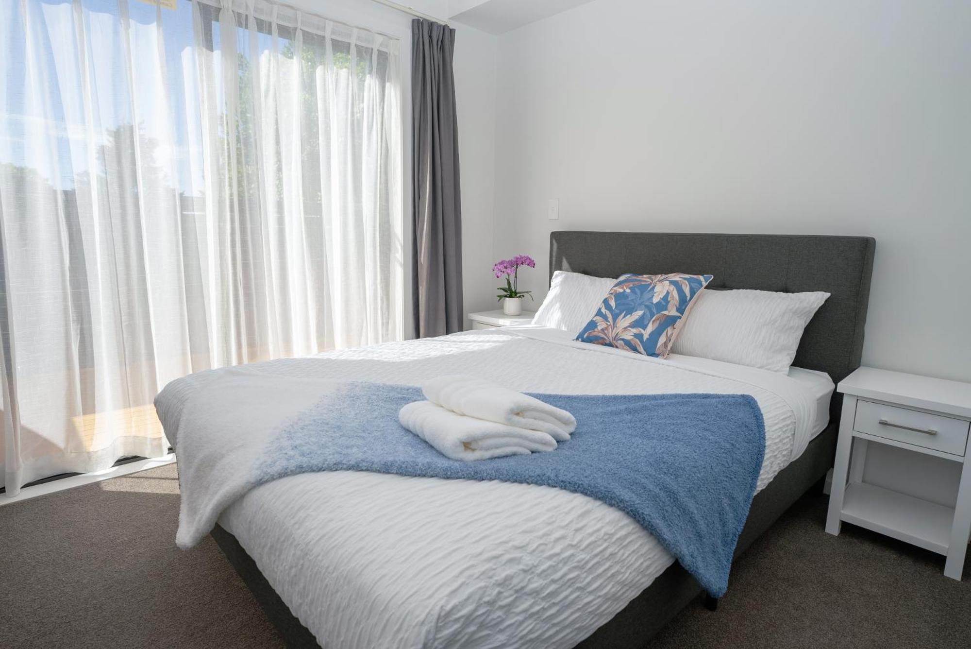 Yates Park Motel *