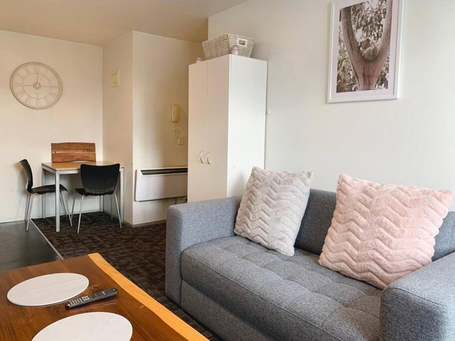 1br With Sea Views Over The Gulf *
