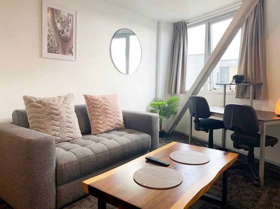 1br With Sea Views Over The Gulf Auckland