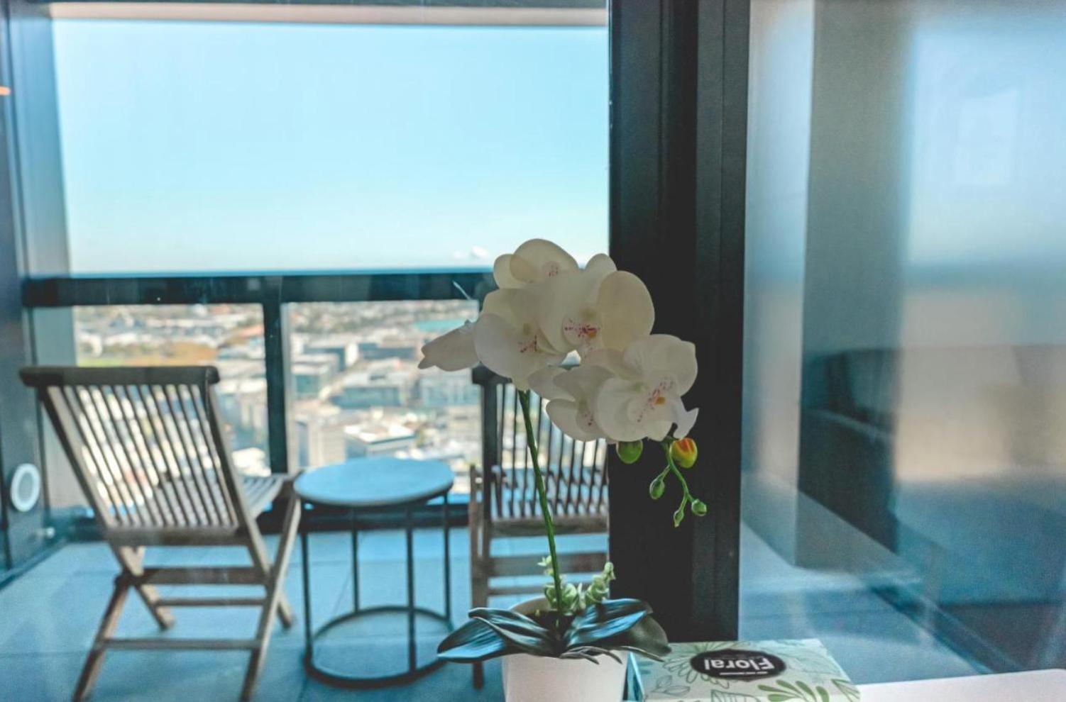 Gorgeous Seaview 2 Bedroom In Cbd Auckland