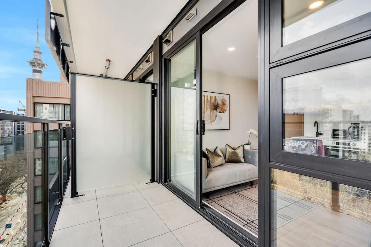 High Level Stylish - Pool Gym Sauna Auckland