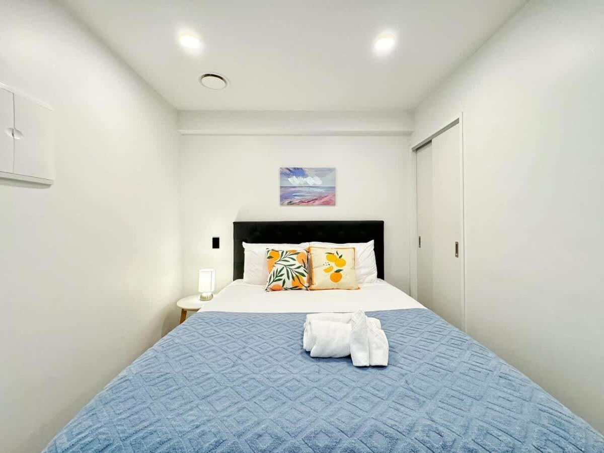 Location Cozy With Pool Gym & Sauna Nearby Skytower *